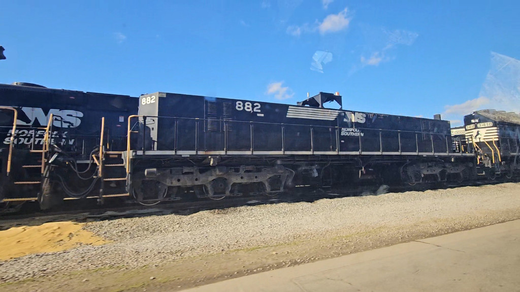 NS 882